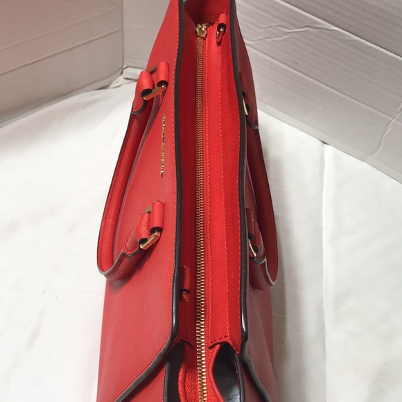 Michael kors satchel with crossbody strap and gold tone hardware. EUC - Picture 5 of 10